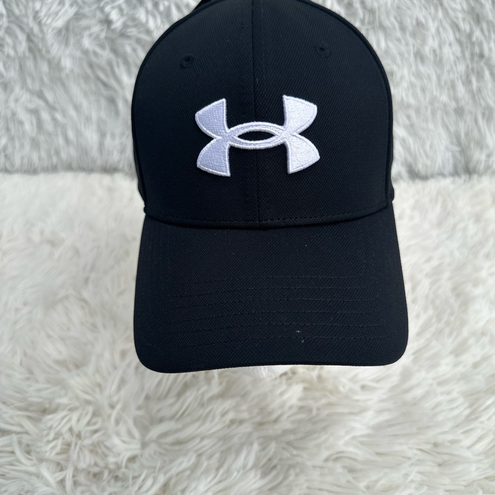 Under Armour Black and White Logo Cap Size M/L